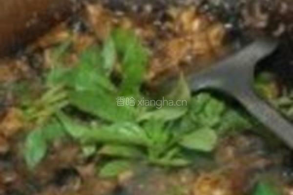 蒜蓉豆豉酱炒田螺肉的做法图解3
