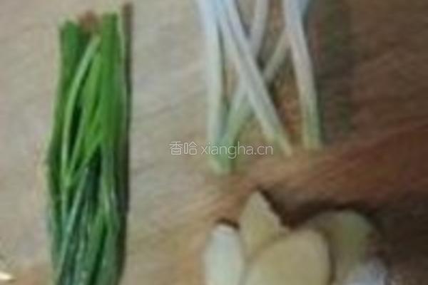 葱香鲳鱼的做法图解2