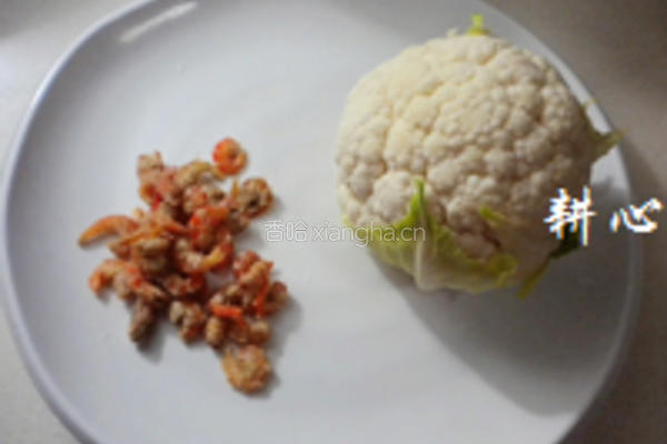 菜花虾米排骨汤的做法图解1