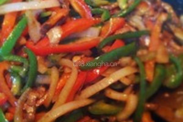 黑胡椒牛肉烩双椒的做法图解9