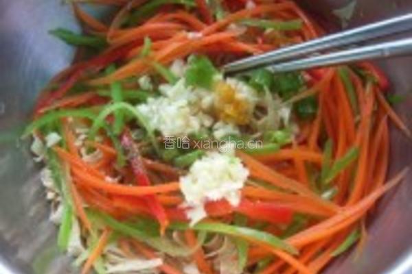 豆腐皮拌三丝的做法图解5