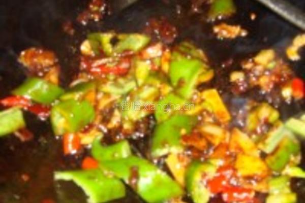 辣炒双菇菜花的做法图解6