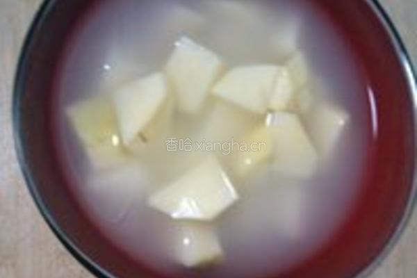 土豆豆角炖牛肉的做法图解1