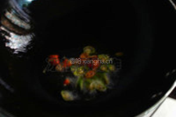 药芹炒面筋的做法图解3