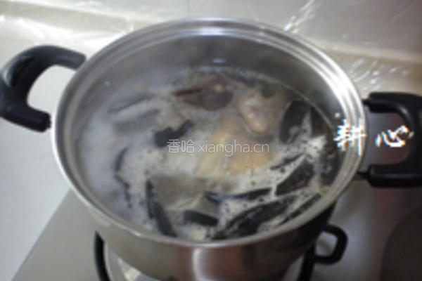 灵芝花胶煲斑鸠的做法图解2