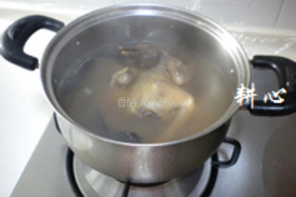 灵芝花胶煲斑鸠的做法图解5