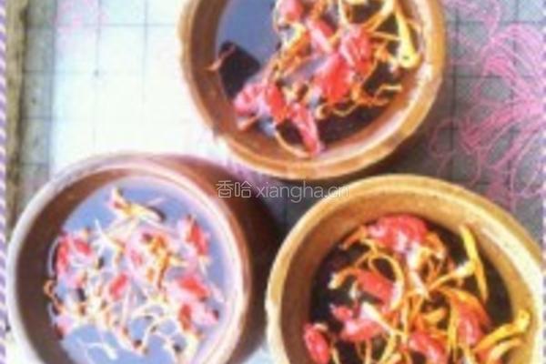 瓦罐虫草乌鸡汤的做法图解2