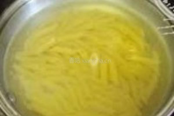 海鲜芝士焗意面的做法图解3