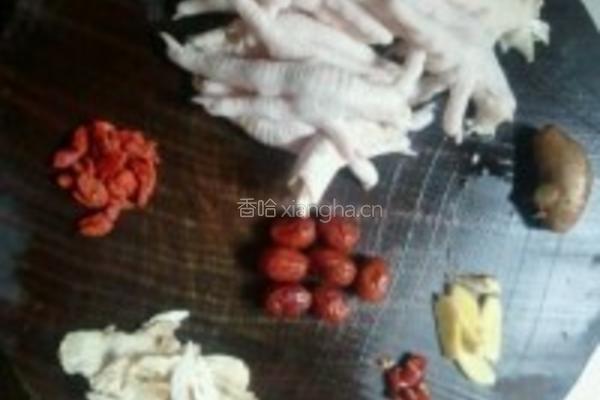 广式当归药材鸡脚的做法图解1
