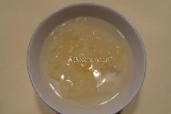 红枣莲子燕窝汤的做法图解2
