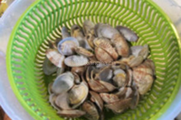 蛤蜊土豆汤的做法图解2