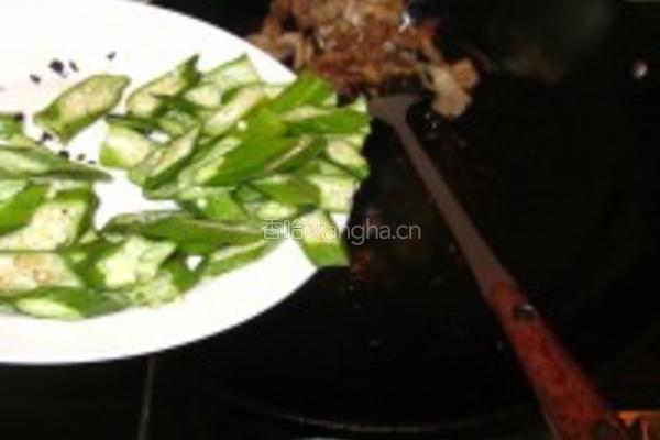 豆豉五花小炒秋葵的做法图解5
