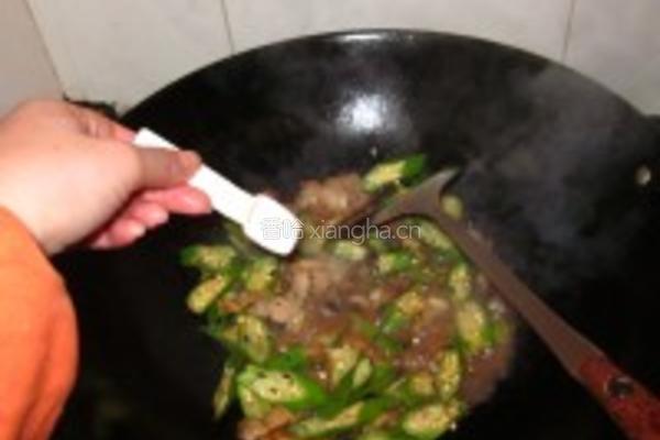 豆豉五花小炒秋葵的做法图解8