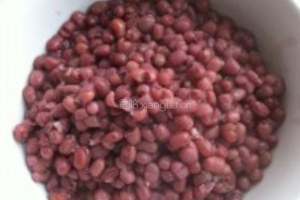 四步骤做红豆沙的做法图解2