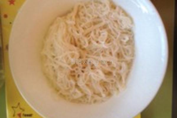 黄花菜蘑菇鸡蛋凉面的做法图解7