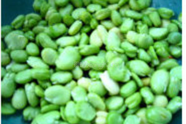 雪菜炒蚕豆的做法图解2