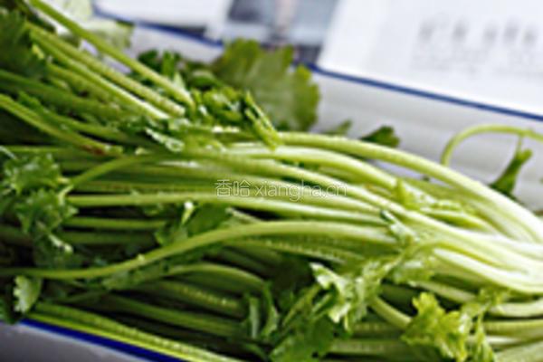 香干拌芫荽的做法图解1