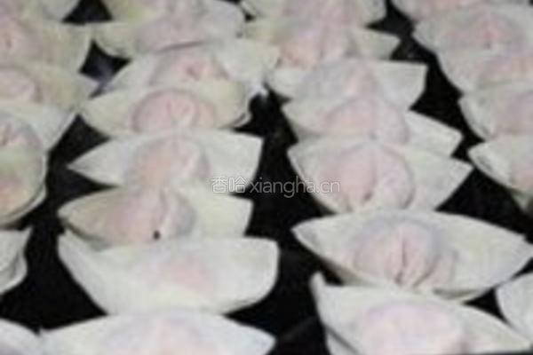胡萝卜冬菇猪肉馅馄饨的做法图解7