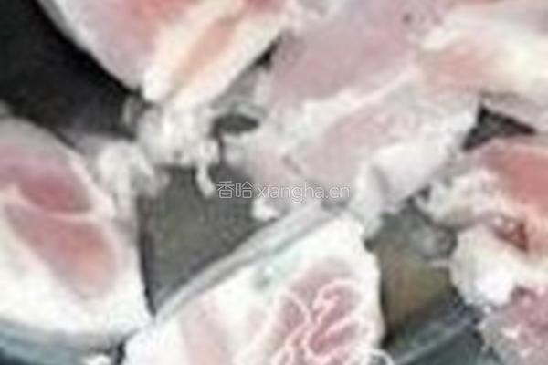 西瓜皮生熟薏米猪踭汤的做法图解1