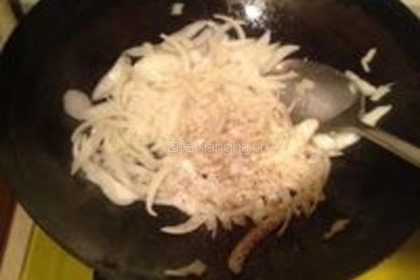 洋葱羊肉炒面的做法图解2