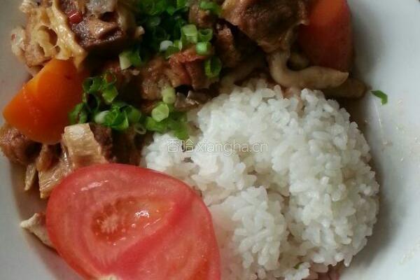 麻辣牛肉盖饭