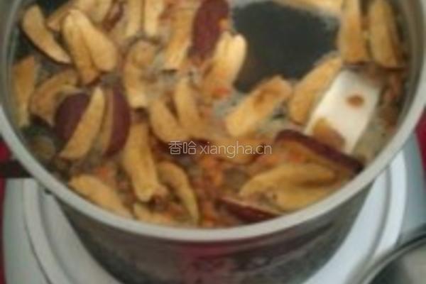 红枣桂圆鸡骨汤的做法图解7