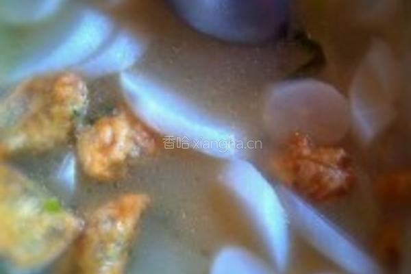 白萝卜煲猪肉韭菜酿油豆腐汤的做法图解6