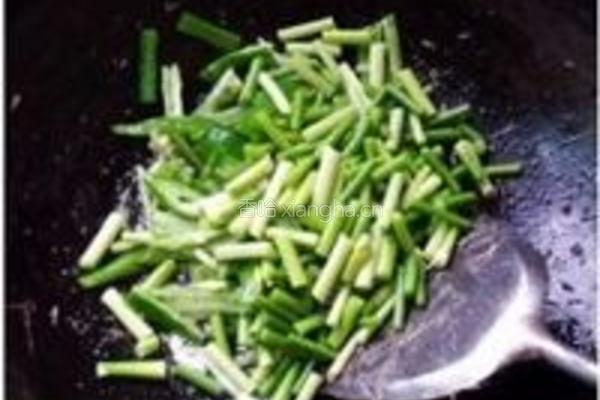 爆炒小河虾的做法图解5