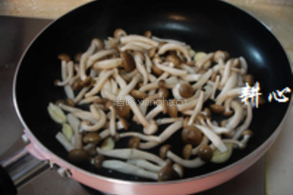 双竹蟹味菇煲的做法图解6