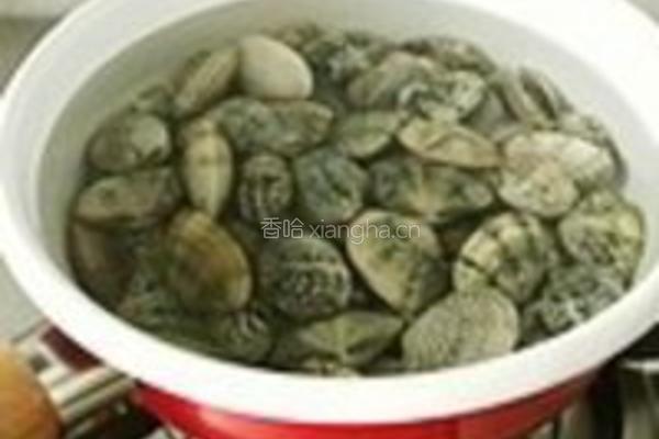 新英格兰蛤蜊巧达汤的做法图解1