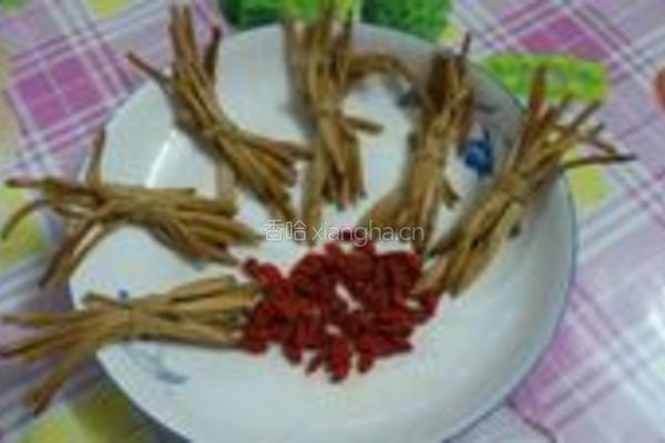 黄花菜枸杞排骨汤的做法图解3