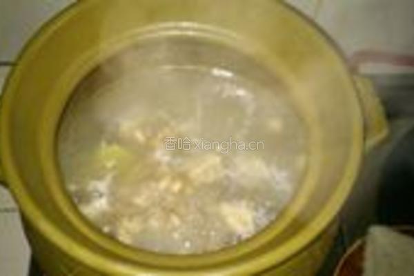 黄花菜枸杞排骨汤的做法图解5