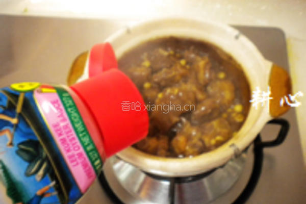 鸡头米排骨煲的做法图解10