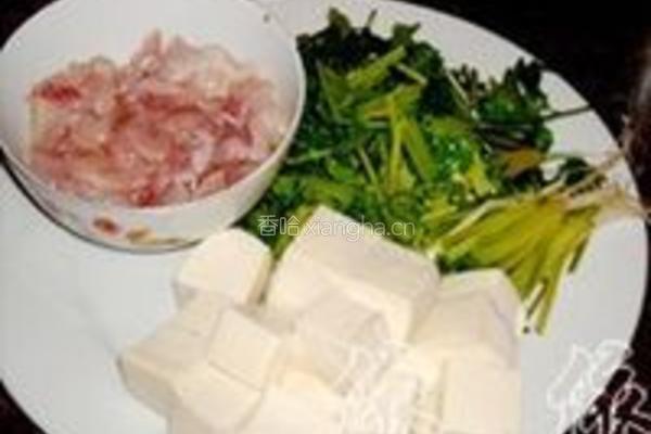 香菜叶肉片豆腐汤的做法图解1