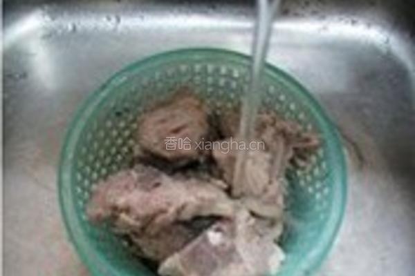 青橄榄猪骨汤的做法图解3