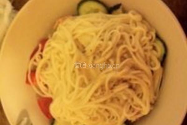 蔬菜金枪鱼面的做法图解5