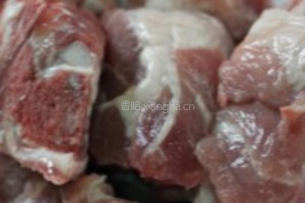 黑豆山药排骨汤的做法图解1