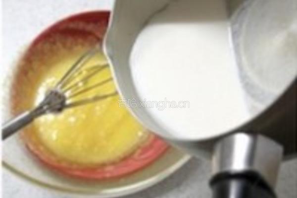 桃花手绘蛋糕卷的做法图解1