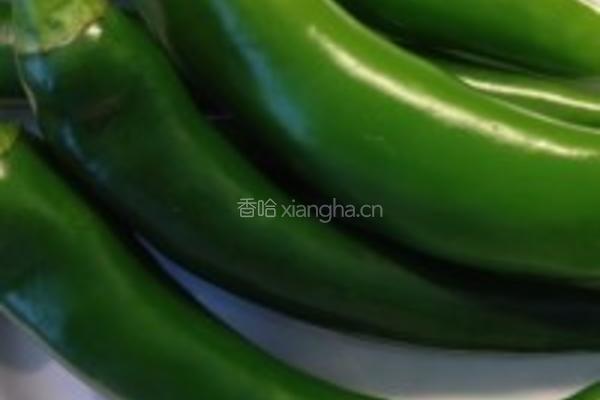 火腿炒尖椒的做法图解2