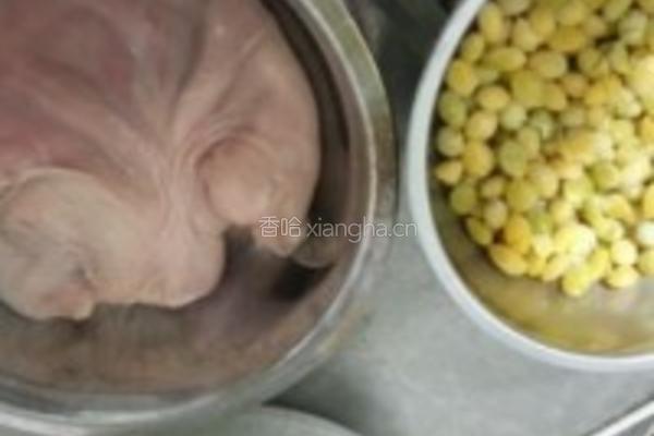 猪肚白果汤的做法图解1