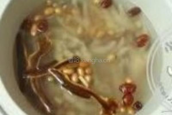 凤爪灵芝养颜汤的做法图解3