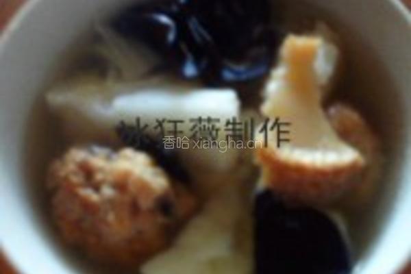 豆腐肉圆猴头菇花菜木耳汤的做法图解4