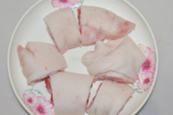 猪蹄黑豆汤的做法图解2