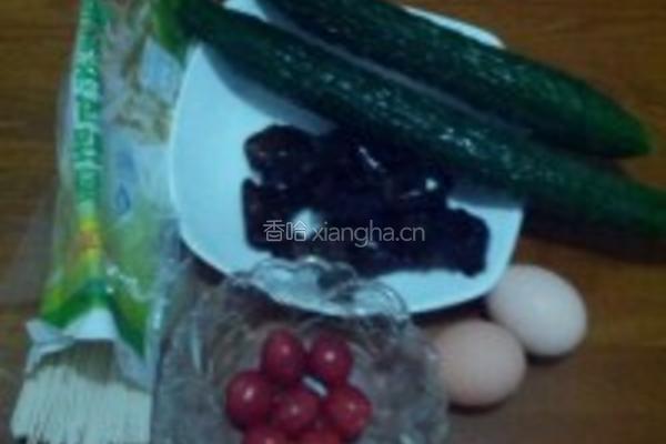 五彩凉拌面的做法图解1