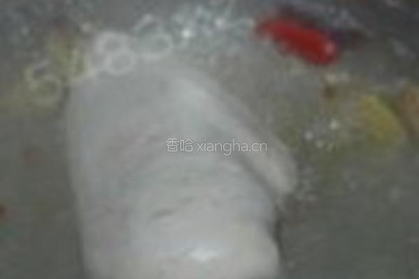 甜椒拌鸡丝的做法图解1
