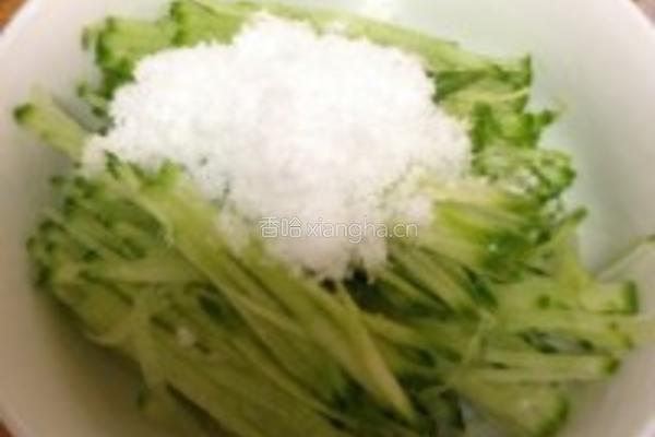 萝卜之碧玉云丝的做法图解1