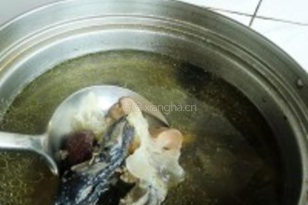 红枣银耳乌鸡汤的做法图解12