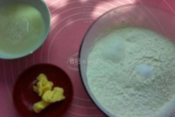 鲜虾鱿鱼披萨的做法图解1