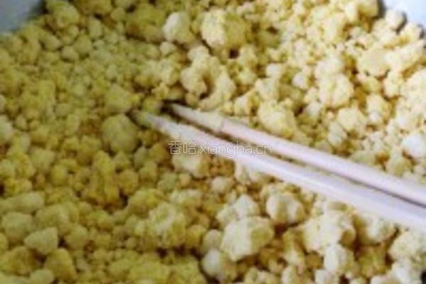 杂面小白菜贴饼子的做法图解1