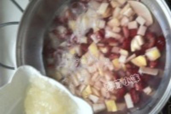杨梅雪梨冰糖水的做法图解6
